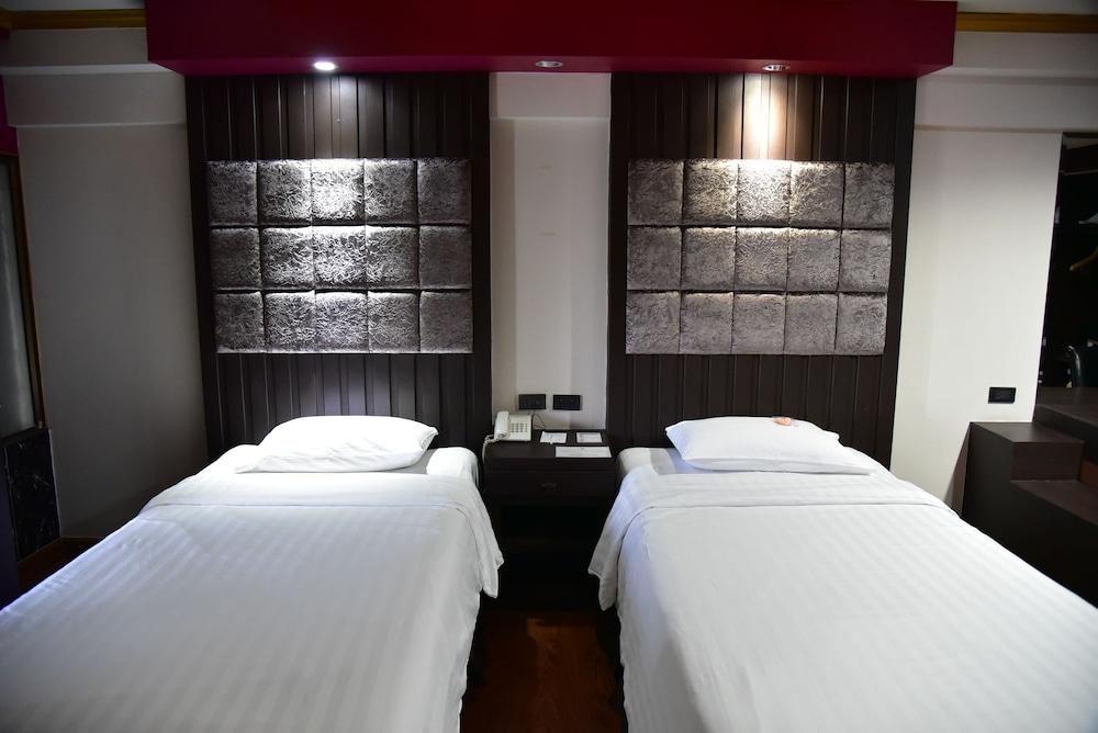 Grand Pink Hotel Hatyai Хат Яй Екстериор снимка