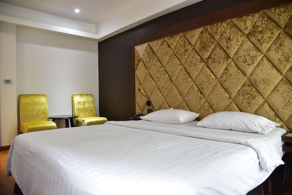 Grand Pink Hotel Hatyai Хат Яй Екстериор снимка